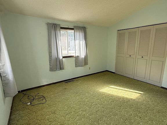 4th image of 408 Elm St