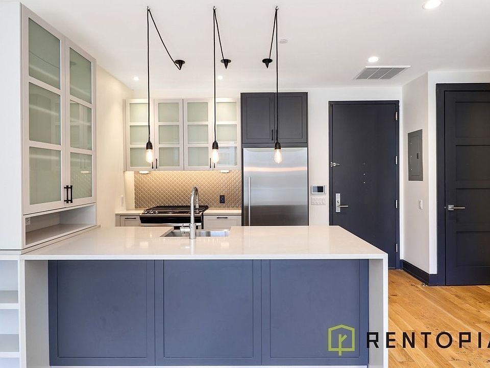 1st image of 10 Montieth St #722C