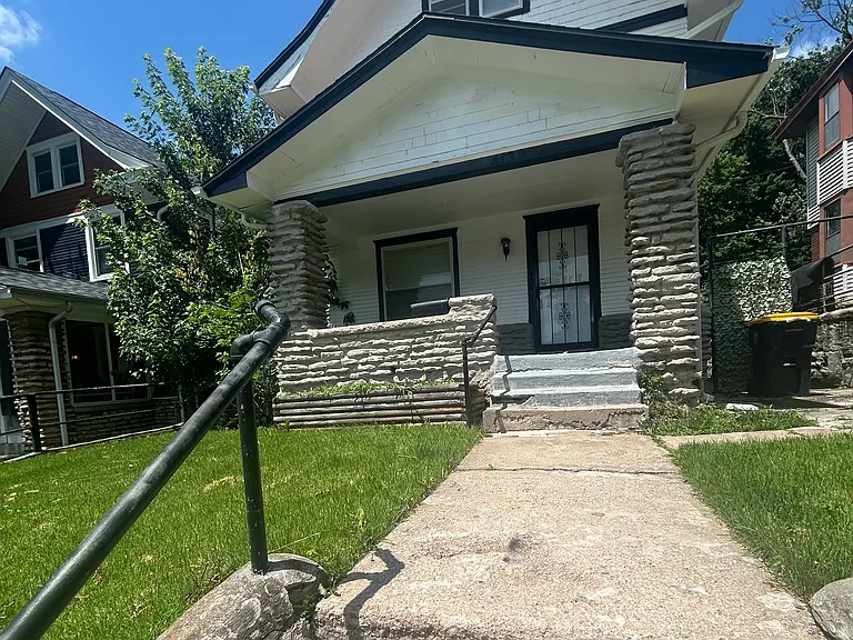 4138 Locust St — Photo 1
