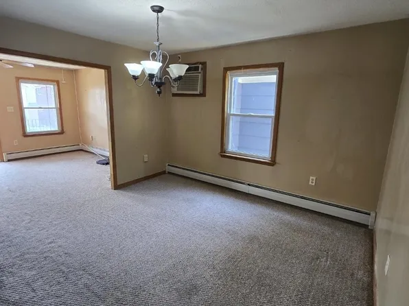 405 Elm Street image 6 of 22