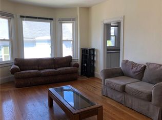 34 Narragansett Ave, Newport, RI 02840