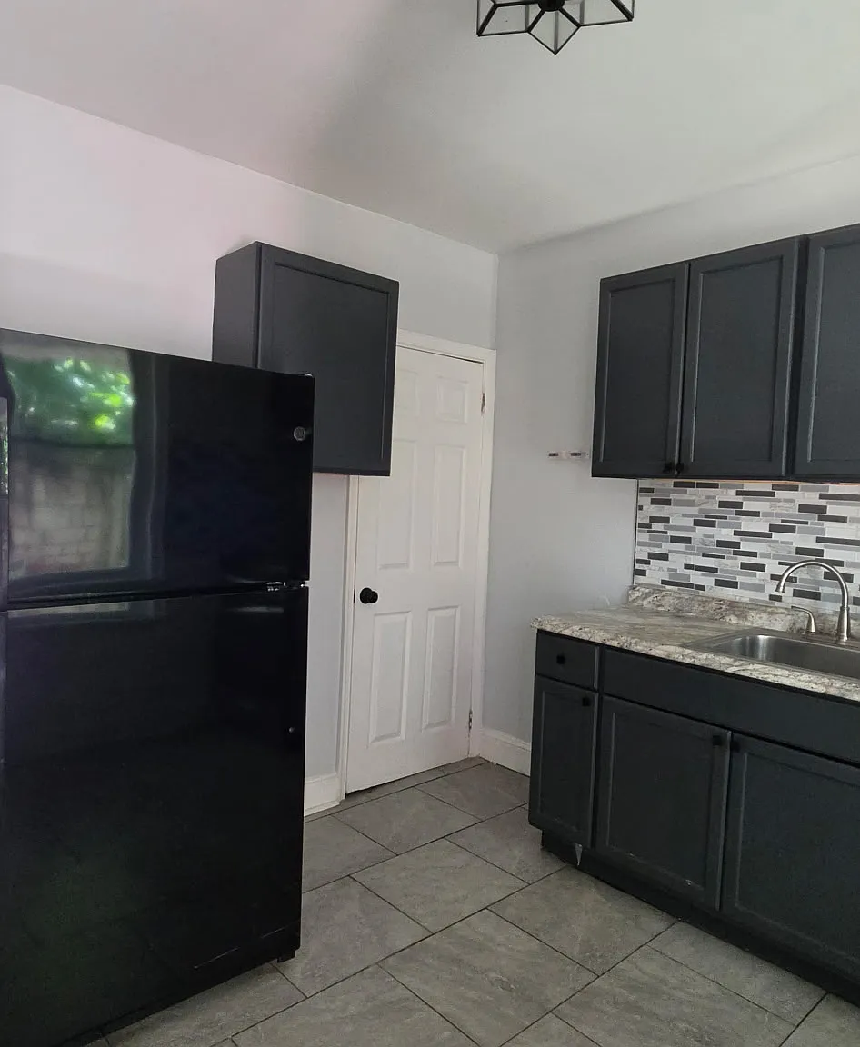 2 bed, 754 sqft, $1,350 — Photo 1