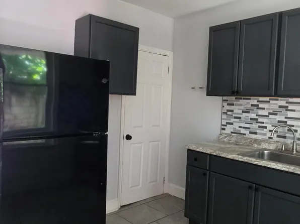 1906 Waterloo St, Philadelphia, PA 19122
