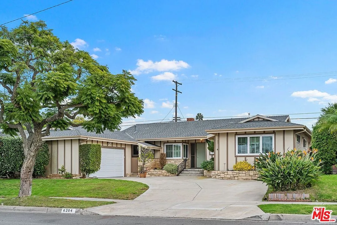 3 bed, 2.5 bath, 2707 sqft, $6,700 — Photo 1