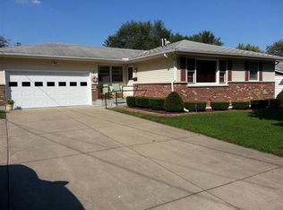303 W Blackburn St, Paris, IL