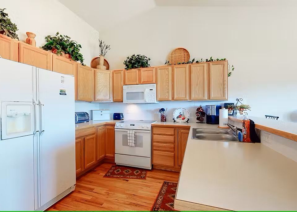 Kitchen - These Appliance have been replaced with new.