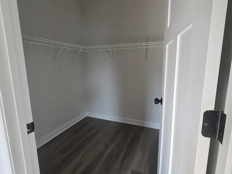479 Byrne St — Photo 4