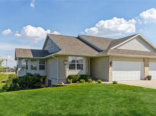 4138 Water Point Ct SW, Cedar Rapids, IA 52404