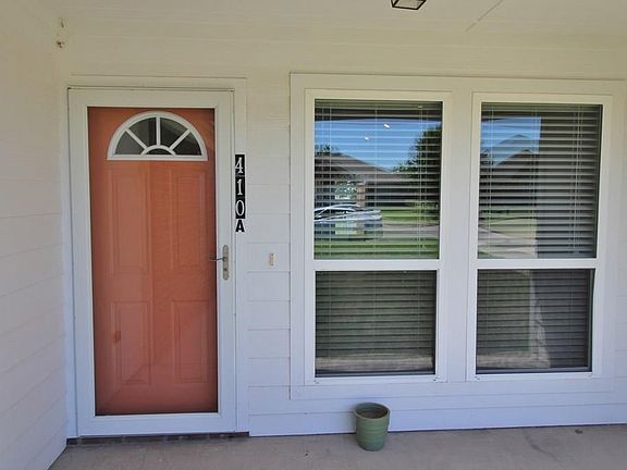 2nd image of 410 W Andrew Dr
