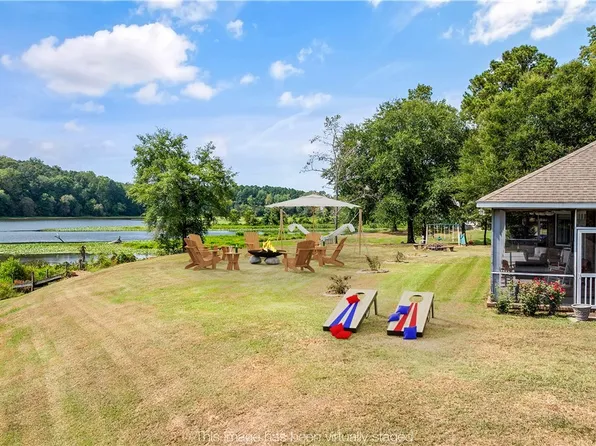 16760 N River Shores Rd, Northport, AL 35475