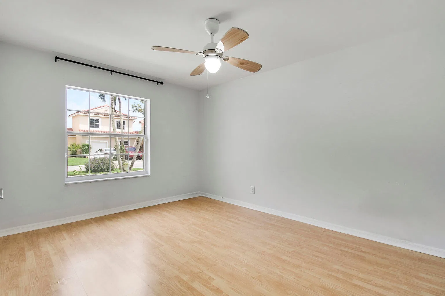 2 bed, 1228 sqft, $2,500 — Photo 3