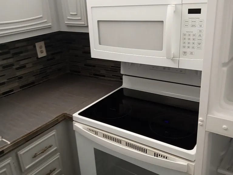 2841 Somerset Dr #207 — Photo 1