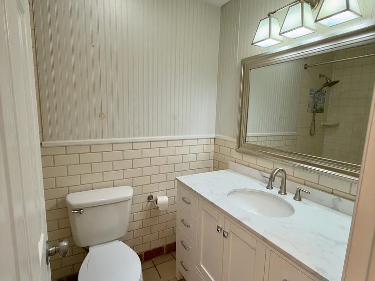 1033 Hermosa Dr — Photo 16