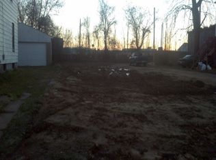 41 10th St SW, Barberton, OH 44203