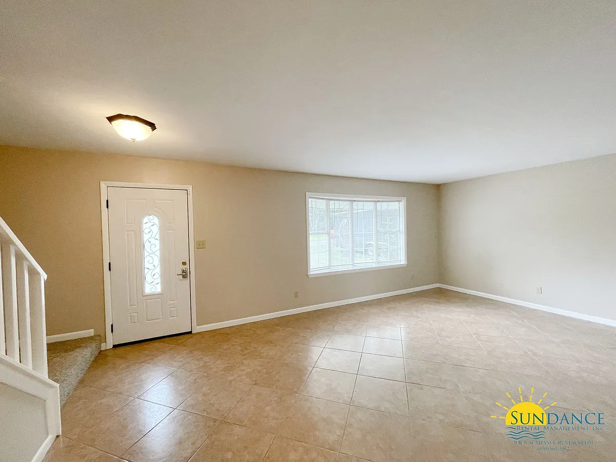 Building Photo - 208 Cloverdale Blvd #5