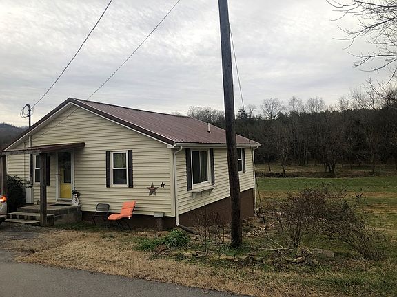 3rd image of 609 Bryan Rd