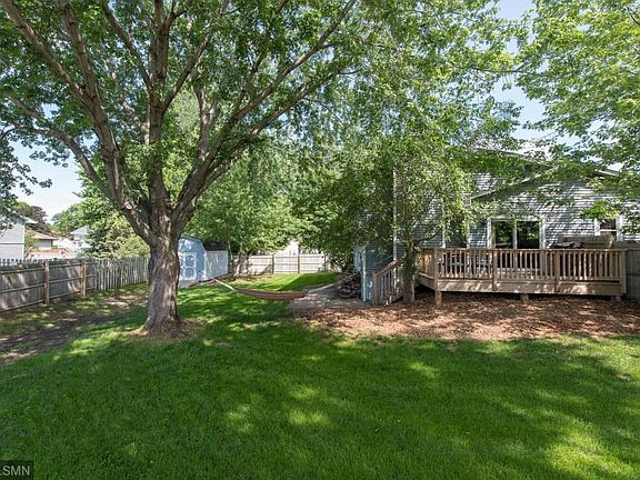 Well maintained yard!