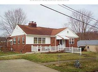 111 Circle Dr, Cross Lanes, WV 25313