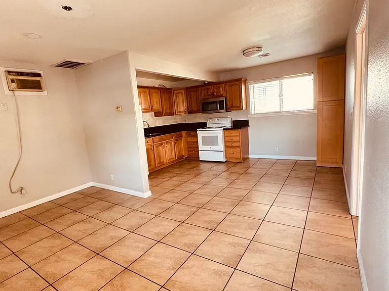 361 Willow St #4 — Photo 2