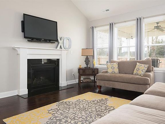 3rd image of 2822 Clearmill Dr