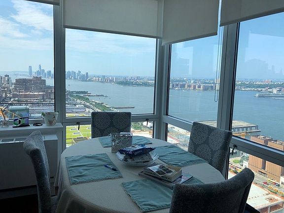 4th image of 620 W 42nd St APT S38a