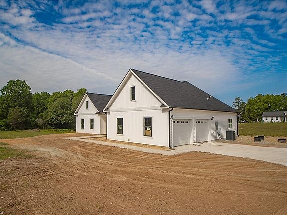 4th image of 3156 Huffines Dr