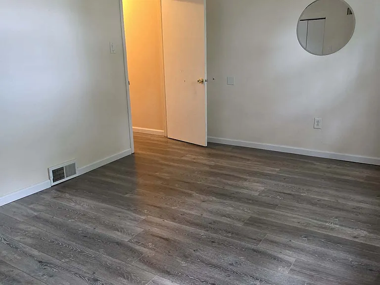 1816 Berwyn St #2 — Photo 5