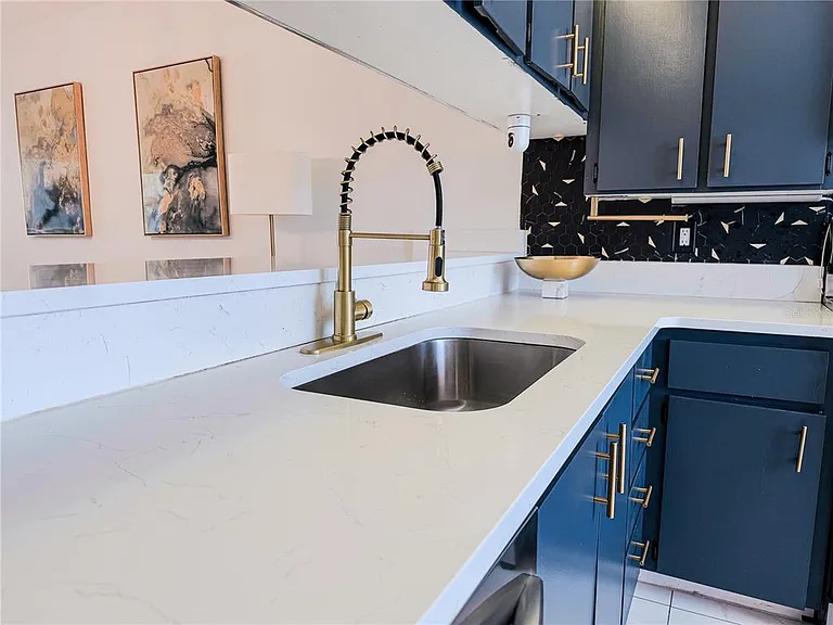 3635 Whitehall Dr #401 — Photo 11