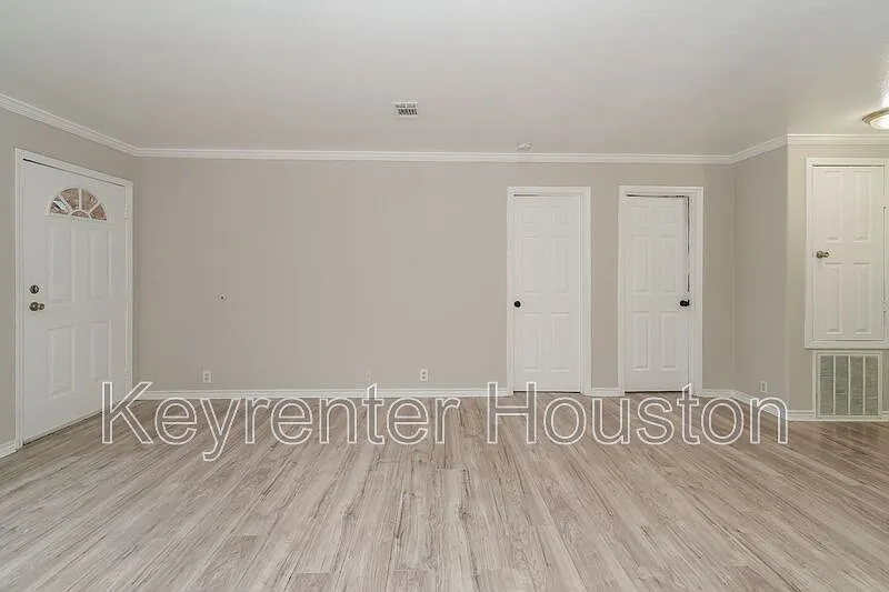 Building Photo - 829 Marjorie St #B