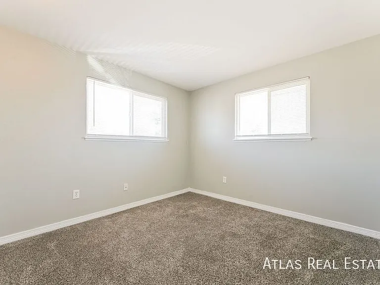 960 Bishop Ct #A — Photo 14