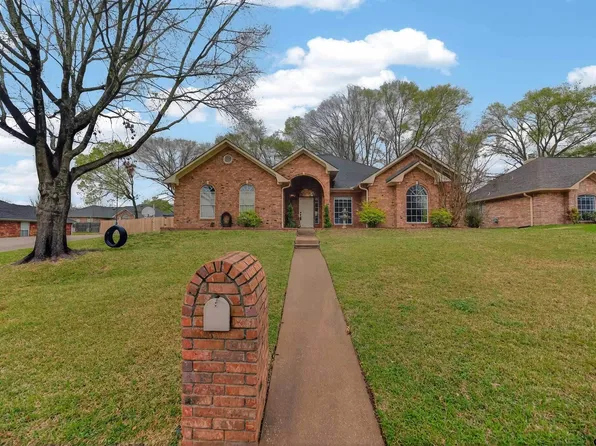 2108 Baylor Dr, Jacksonville, TX 75766