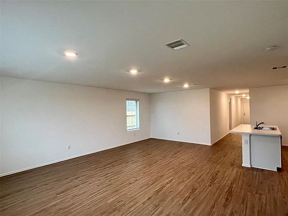3rd image of 1412 Twilight Green Dr