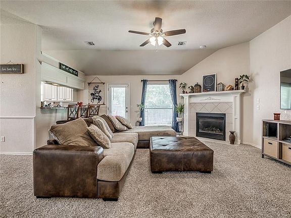 4th image of 1105 Melisa Dr