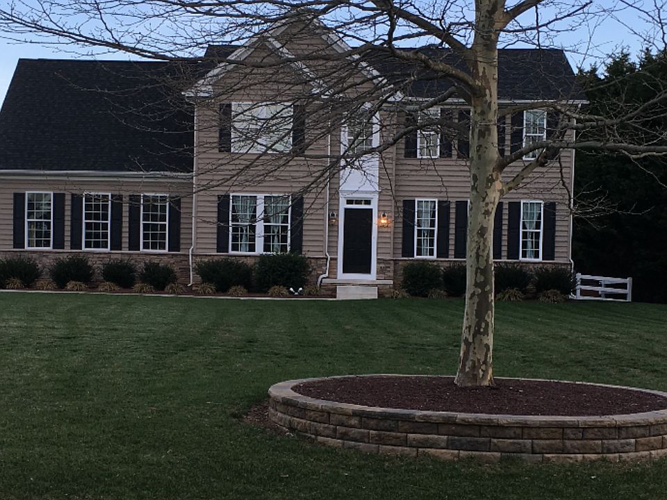 1st image of 102 Westside Ln