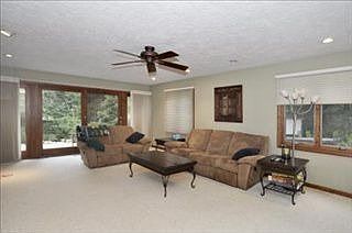 3rd image of 9450 Treetop Dr
