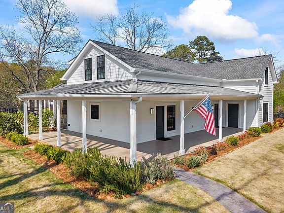 3rd image of 82 Childs St