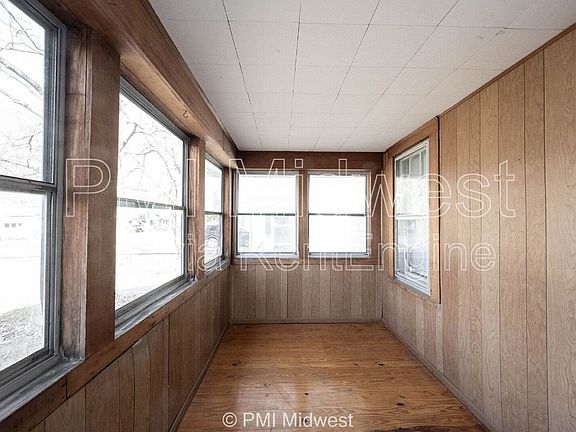 4th image of 4915 Crittenden Ave