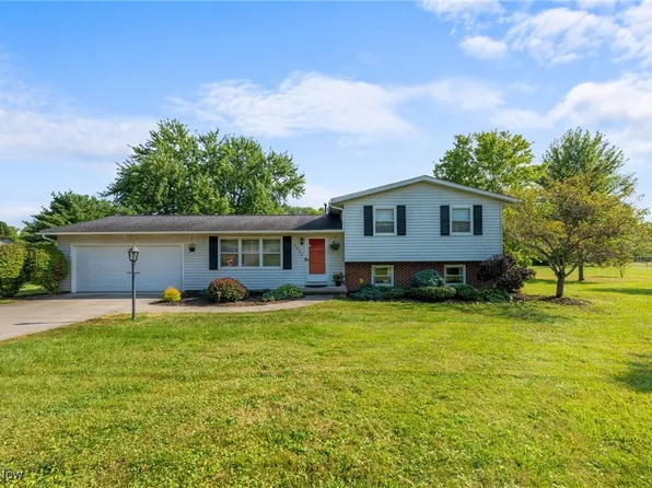 2926 Frost Rd, Mantua, OH 44255