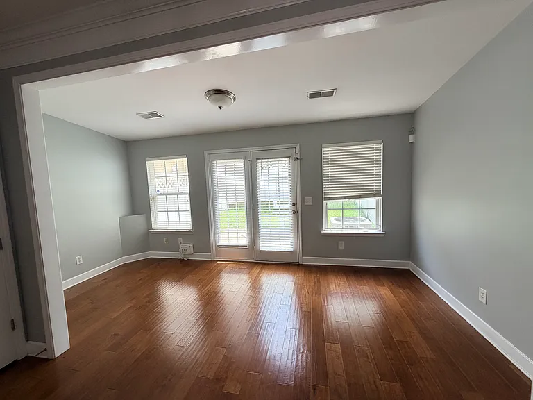 7031 Sunnywood Dr — Photo 8