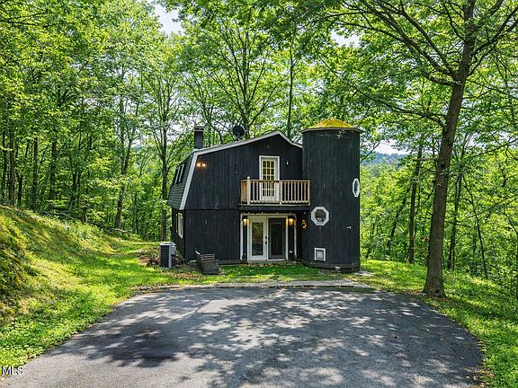 3rd image of 625 Diehl Rd