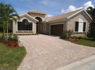 5725 Hammock Isles Dr, Naples, FL 34119