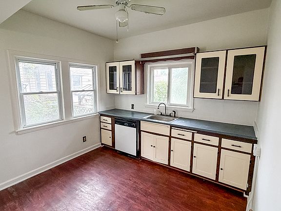5th image of 413 W Mineral St