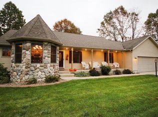 69979 Knottingham Ln, Edwardsburg, MI 49112