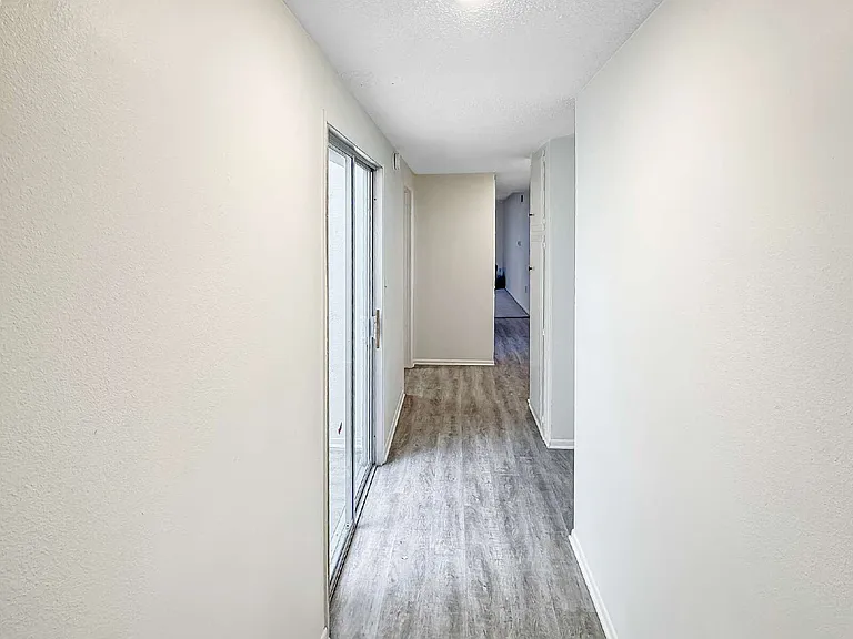 26827 Circle Of The Oaks — Photo 15