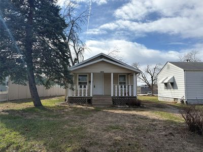 1904 E 27th St, Des Moines, IA, 50317