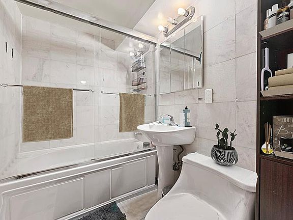 5th image of 10210 Queens Blvd APT 602