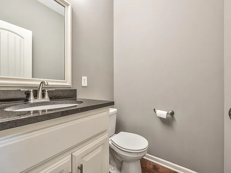 8135 NW 90th Ter — Photo 15