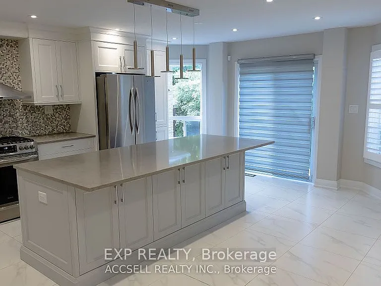 218 Saint Joan Of Arc Ave — Photo 2