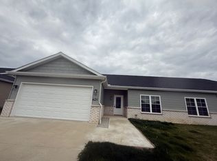 625 Stephanie Ct, Washington, IL 61571