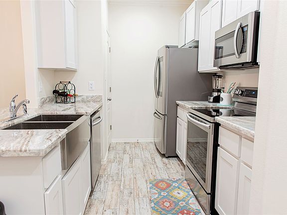 5th image of 126 Niagara Dr #126